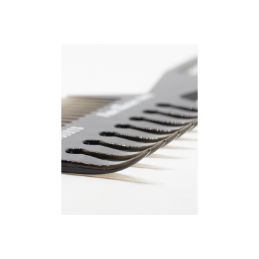 Peigne pour les cheveux "Shark Barber" signé Beardburys