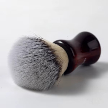 Blaireau de rasage "Quentin" avec noeud de la marque Yaqi