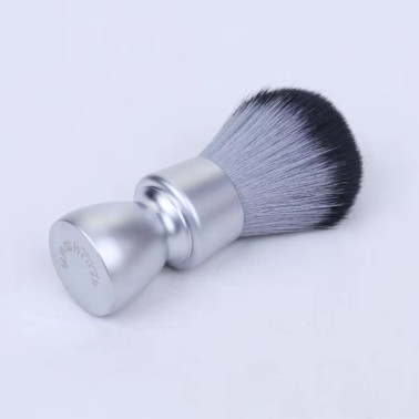 Blaireau de rasage "Hugo" avec noeud de la marque Yaqi